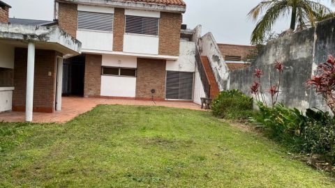 Fotografía de Casa 4 Dormitorios, cochera doble, en Guadalupe