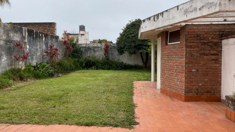 Fotografía de Casa 4 Dormitorios, cochera doble, en Guadalupe