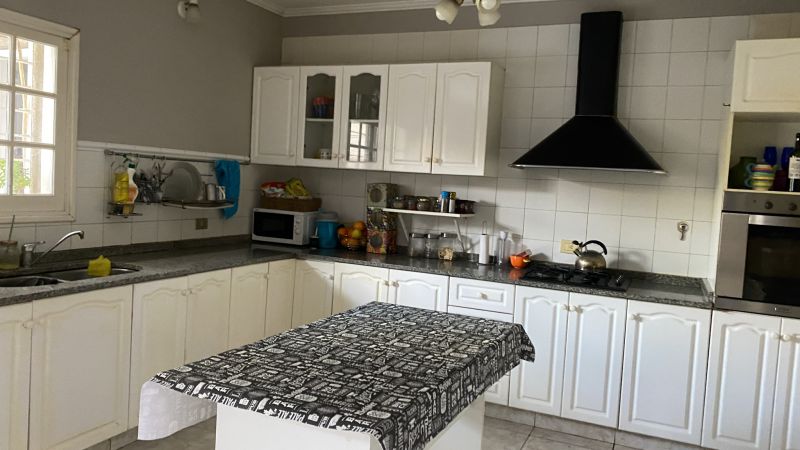 Fotografía de VENTA CASA 3 DOR, COCHERA PATIO CON PISCINA,LAPRIDA 3600