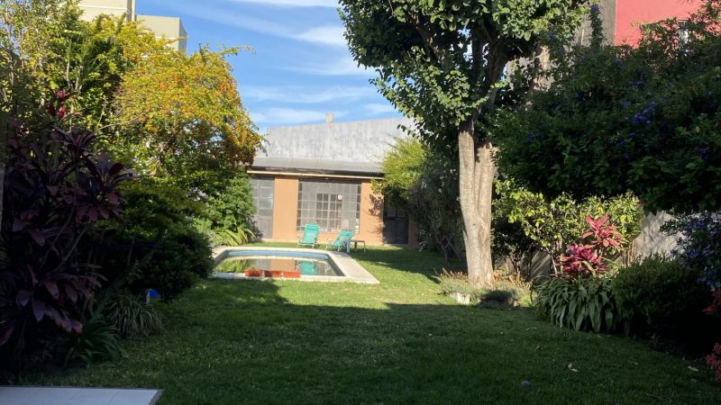 Fotografía de VENTA CASA 3 DOR, COCHERA PATIO CON PISCINA,LAPRIDA 3600