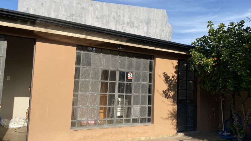 Fotografía de VENTA CASA 3 DOR, COCHERA PATIO CON PISCINA,LAPRIDA 3600