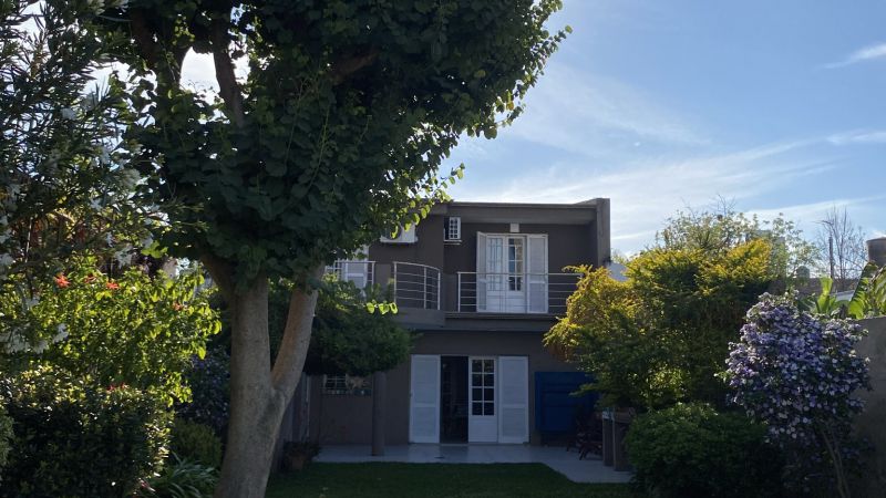 Fotografía de VENTA CASA 3 DOR, COCHERA PATIO CON PISCINA,LAPRIDA 3600
