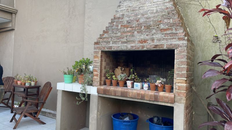 Fotografía de VENTA CASA 3 DOR, COCHERA PATIO CON PISCINA,LAPRIDA 3600