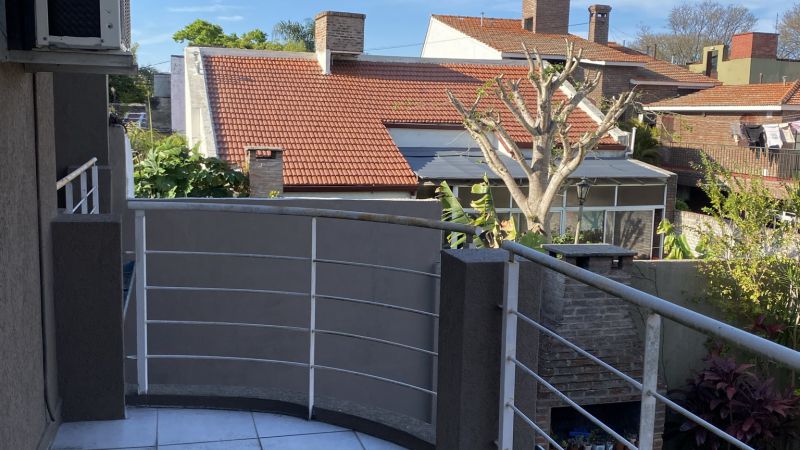 Fotografía de VENTA CASA 3 DOR, COCHERA PATIO CON PISCINA,LAPRIDA 3600
