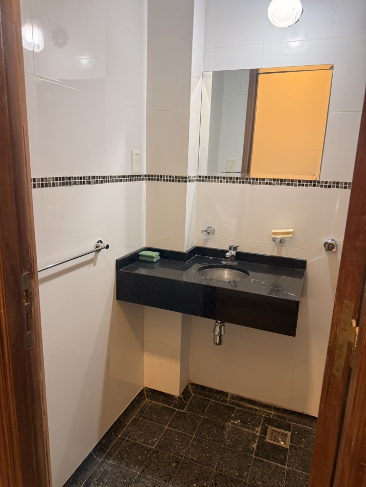 SUIPACHA 2600- AMPLIA Y FUNCIONAL PROPIEDAD DE 3 DORMITORIOS