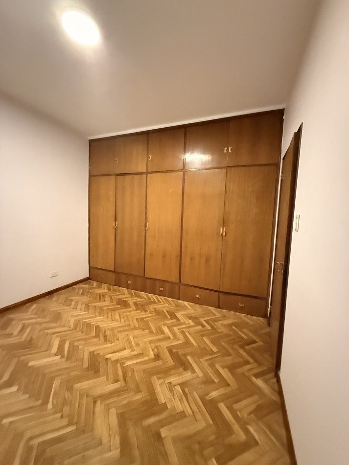 SUIPACHA 2600- AMPLIA Y FUNCIONAL PROPIEDAD DE 3 DORMITORIOS