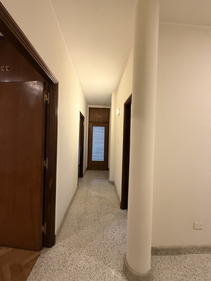 SUIPACHA 2600- AMPLIA Y FUNCIONAL PROPIEDAD DE 3 DORMITORIOS