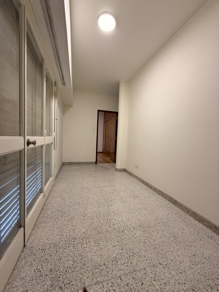 SUIPACHA 2600- AMPLIA Y FUNCIONAL PROPIEDAD DE 3 DORMITORIOS