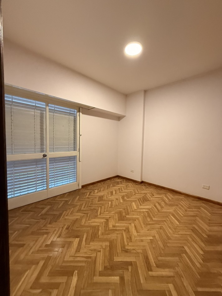 SUIPACHA 2600- AMPLIA Y FUNCIONAL PROPIEDAD DE 3 DORMITORIOS