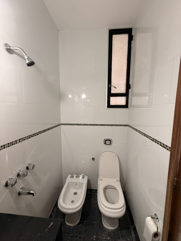 SUIPACHA 2600- AMPLIA Y FUNCIONAL PROPIEDAD DE 3 DORMITORIOS