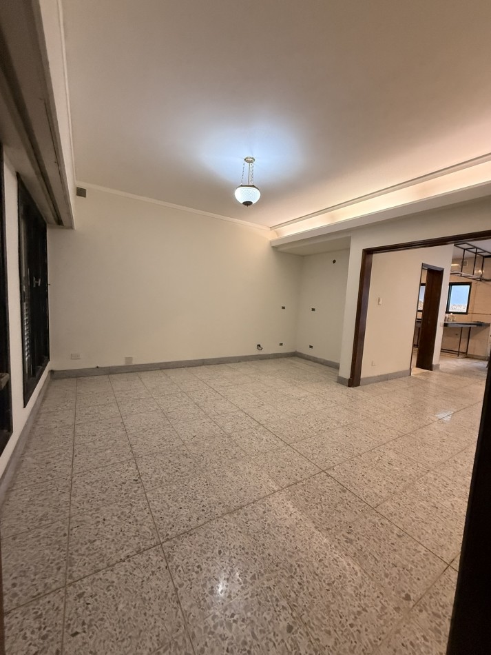 SUIPACHA 2600- AMPLIA Y FUNCIONAL PROPIEDAD DE 3 DORMITORIOS