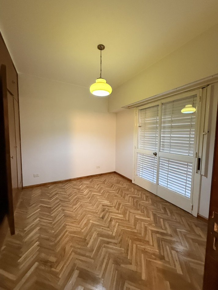 SUIPACHA 2600- AMPLIA Y FUNCIONAL PROPIEDAD DE 3 DORMITORIOS