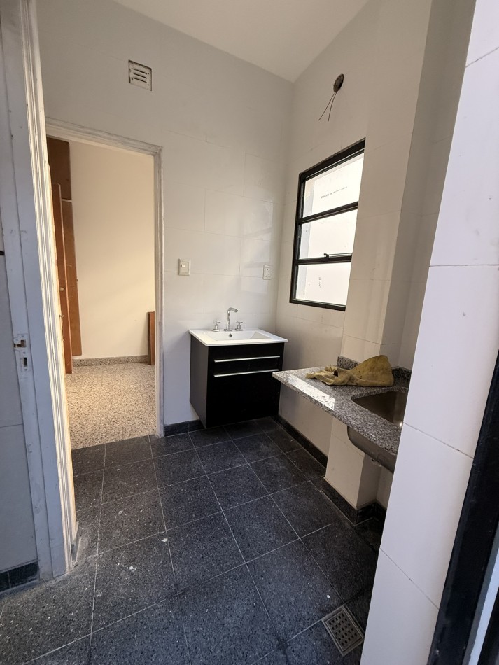 SUIPACHA 2600- AMPLIA Y FUNCIONAL PROPIEDAD DE 3 DORMITORIOS