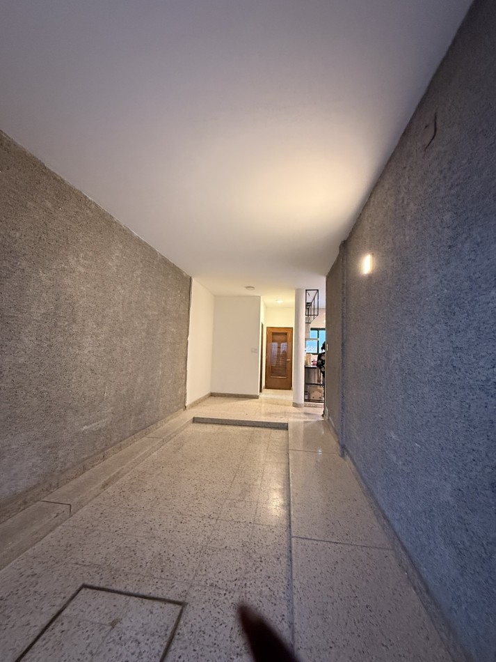 SUIPACHA 2600- AMPLIA Y FUNCIONAL PROPIEDAD DE 3 DORMITORIOS