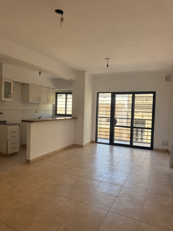 MORENO 2900. AMPLIO DEPARTEMENTO DE 2 DOMITORIOS 