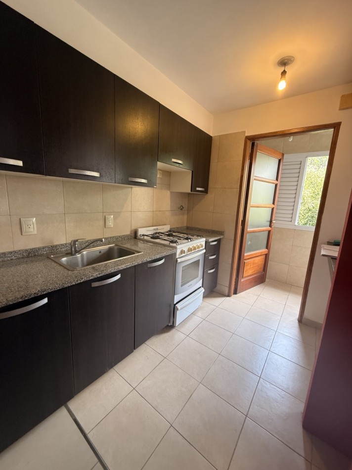 ALQUILER- EXCELENTE DEPARTAMENTO DE 1 DORMITORIO- Bv GALVEZ Y NECOCHEA