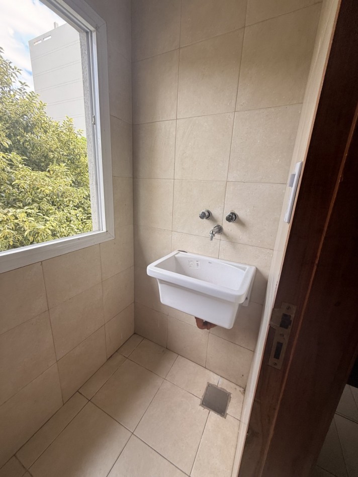 ALQUILER- EXCELENTE DEPARTAMENTO DE 1 DORMITORIO- Bv GALVEZ Y NECOCHEA