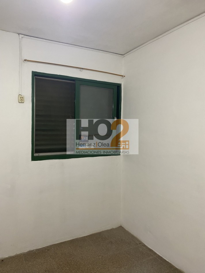 BARRIO ESMERALDA SUR. CASA DE 3 DORMITORIOS Y LUGAR PARA AUTO