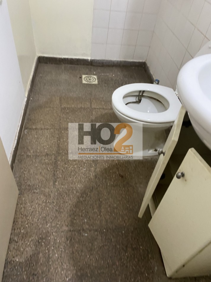 BARRIO ESMERALDA SUR. CASA DE 3 DORMITORIOS Y LUGAR PARA AUTO