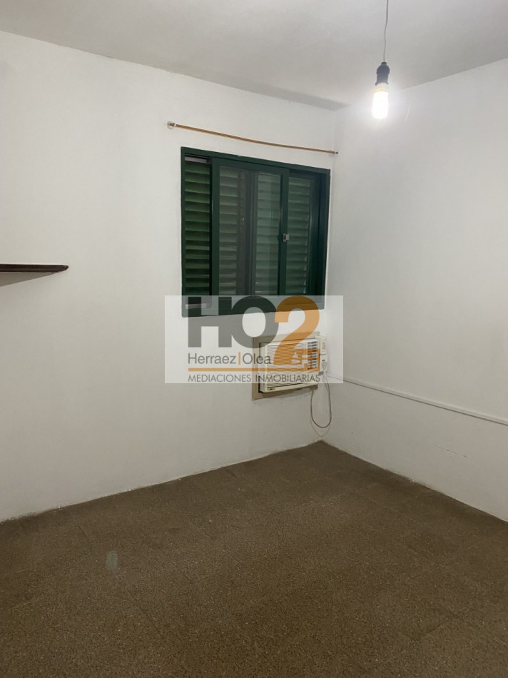 BARRIO ESMERALDA SUR. CASA DE 3 DORMITORIOS Y LUGAR PARA AUTO