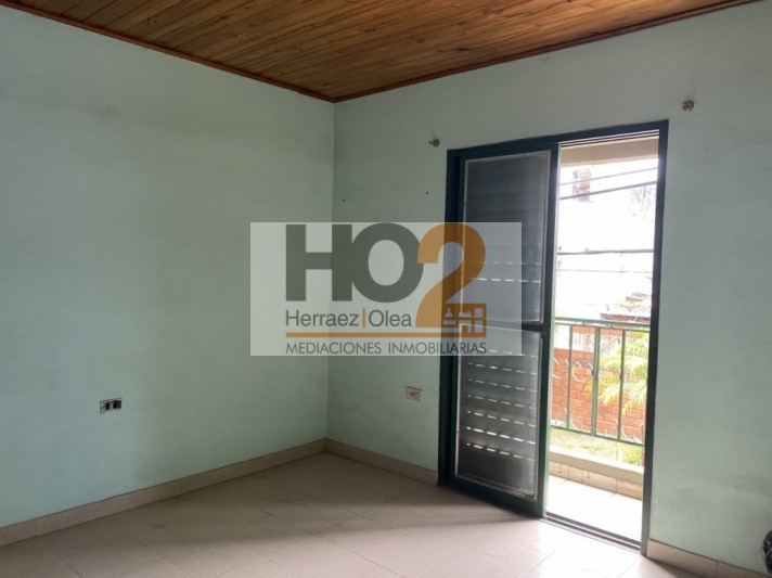 BARRIO ESMERALDA SUR. CASA DE 3 DORMITORIOS Y LUGAR PARA AUTO