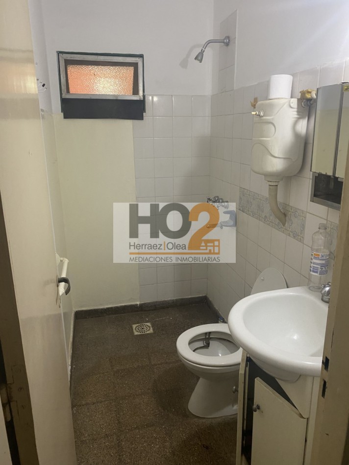 BARRIO ESMERALDA SUR. CASA DE 3 DORMITORIOS Y LUGAR PARA AUTO